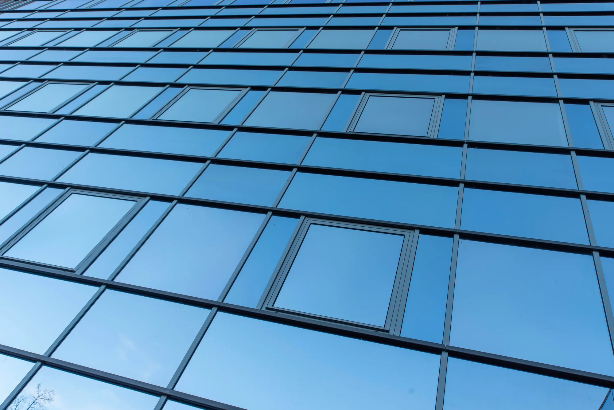 Moderne kantoorarchitectuur voor bestuur en organisatie